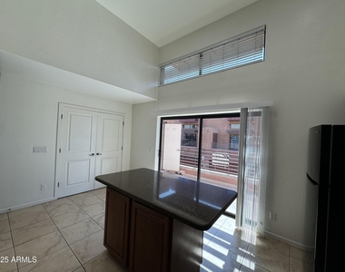 305 S Wilson Street - Photo Thumbnail 2