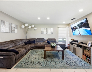 5141 Nw 3rd Terrace - Photo Thumbnail 5