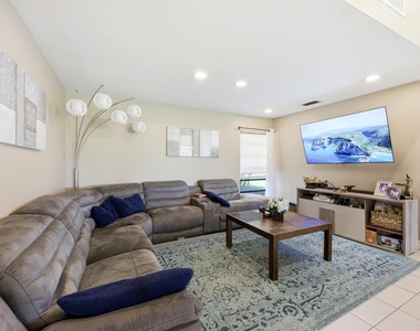 5141 Nw 3rd Terrace - Photo Thumbnail 6