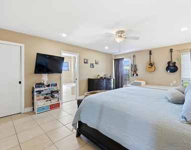 5141 Nw 3rd Terrace - Photo Thumbnail 12