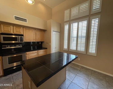 750 S Beck Avenue - Photo Thumbnail 4