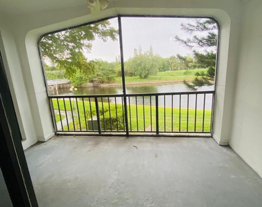 3760 Inverrary Drive - Photo Thumbnail 16