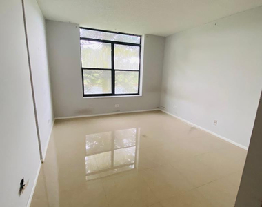 3760 Inverrary Drive - Photo Thumbnail 12