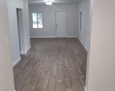 210 Sw 7th Street - Photo Thumbnail 8
