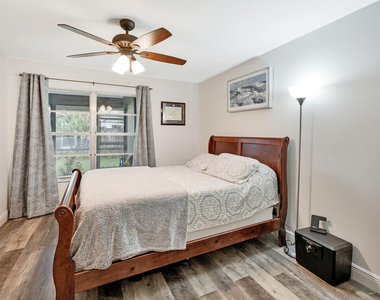 113 Pinewood Court - Photo Thumbnail 15