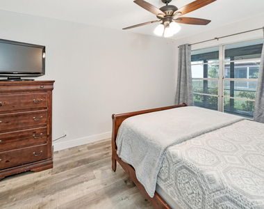 113 Pinewood Court - Photo Thumbnail 16