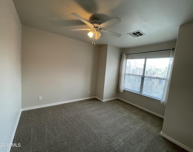 330 S Farmer Avenue - Photo Thumbnail 14