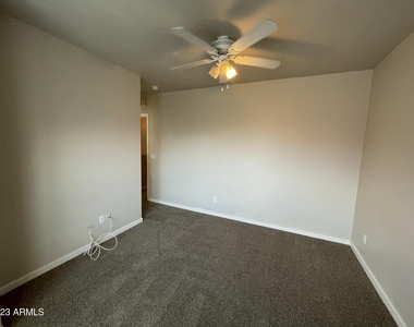 330 S Farmer Avenue - Photo Thumbnail 17