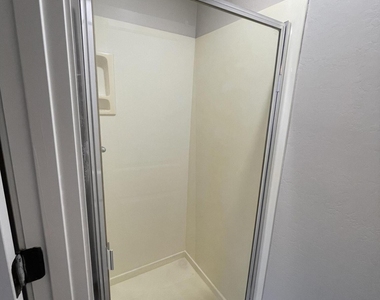 330 S Farmer Avenue - Photo Thumbnail 28