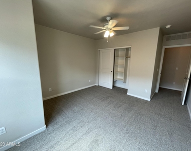 330 S Farmer Avenue - Photo Thumbnail 16