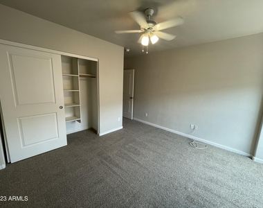 330 S Farmer Avenue - Photo Thumbnail 15