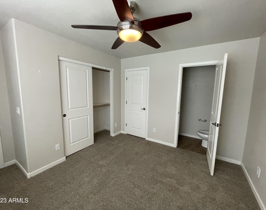 330 S Farmer Avenue - Photo Thumbnail 24