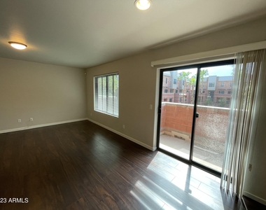 330 S Farmer Avenue - Photo Thumbnail 9