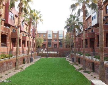 330 S Farmer Avenue - Photo Thumbnail 1