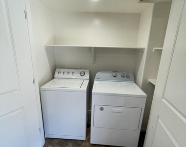330 S Farmer Avenue - Photo Thumbnail 36
