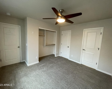 330 S Farmer Avenue - Photo Thumbnail 27