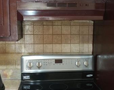 4324 Nw 9th Avenue - Photo Thumbnail 3