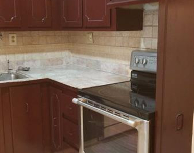 4324 Nw 9th Avenue - Photo Thumbnail 2