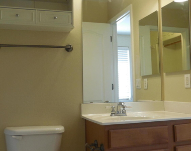 746 S Beck Avenue - Photo Thumbnail 14