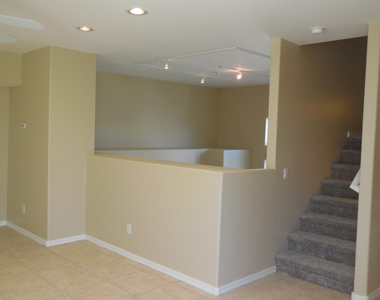 746 S Beck Avenue - Photo Thumbnail 9