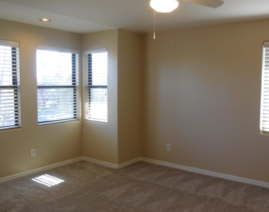 746 S Beck Avenue - Photo Thumbnail 10