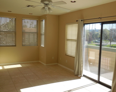 746 S Beck Avenue - Photo Thumbnail 8