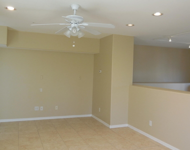 746 S Beck Avenue - Photo Thumbnail 5