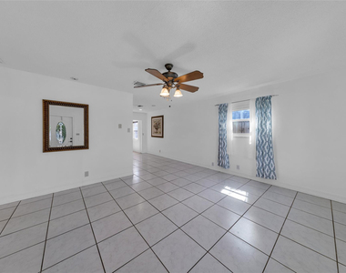 1906 Nw 45th Court - Photo Thumbnail 5
