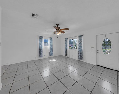 1906 Nw 45th Court - Photo Thumbnail 3