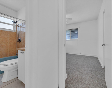 1906 Nw 45th Court - Photo Thumbnail 15