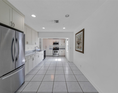 1906 Nw 45th Court - Photo Thumbnail 7