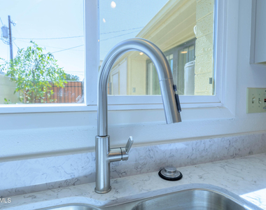 4558 N 15th Avenue - Photo Thumbnail 17