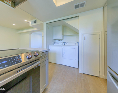 4558 N 15th Avenue - Photo Thumbnail 13