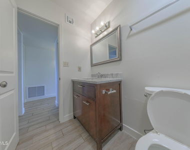 4558 N 15th Avenue - Photo Thumbnail 39