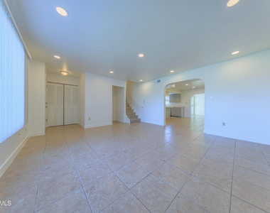 4558 N 15th Avenue - Photo Thumbnail 6