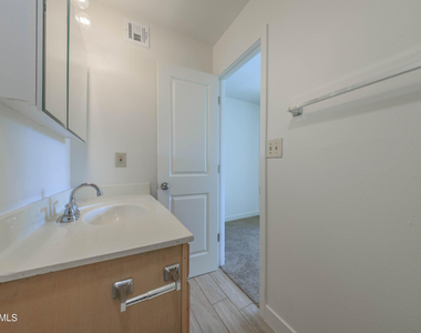 4558 N 15th Avenue - Photo Thumbnail 32