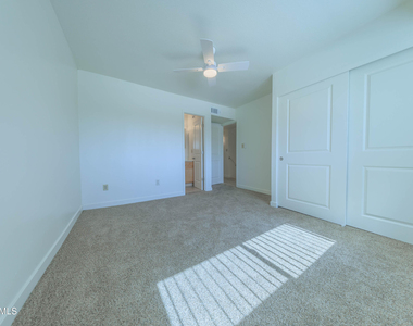 4558 N 15th Avenue - Photo Thumbnail 30
