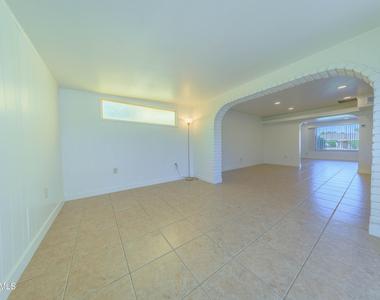 4558 N 15th Avenue - Photo Thumbnail 21