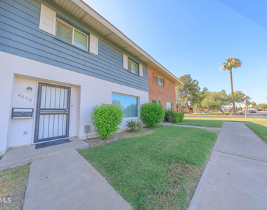 4558 N 15th Avenue - Photo Thumbnail 1