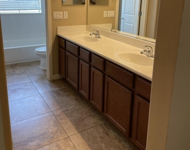 1155 E Cedar Street - Photo Thumbnail 8