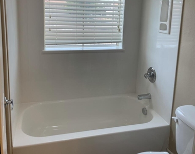 1155 E Cedar Street - Photo Thumbnail 12