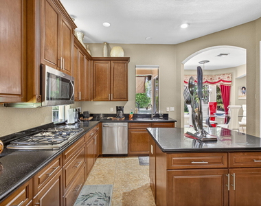 3501 Collonade Drive - Photo Thumbnail 4