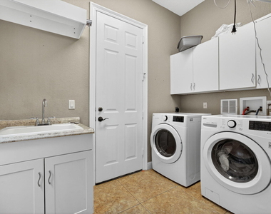 3501 Collonade Drive - Photo Thumbnail 15