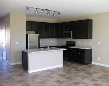 1119 E Cedar Street - Photo Thumbnail 1