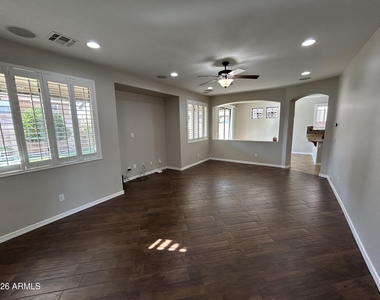 5411 W Rowel Road - Photo Thumbnail 9