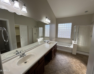 5411 W Rowel Road - Photo Thumbnail 14