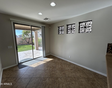 5411 W Rowel Road - Photo Thumbnail 11