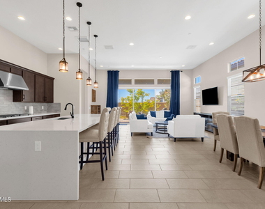 32924 N 73rd Way - Photo Thumbnail 8