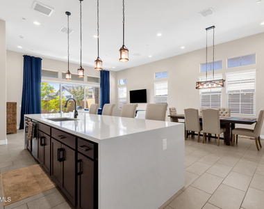 32924 N 73rd Way - Photo Thumbnail 14