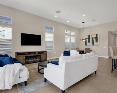 32924 N 73rd Way - Photo Thumbnail 18